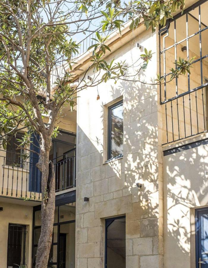 Bed and Breakfast Sous Le Neflier à Nîmes Extérieur photo