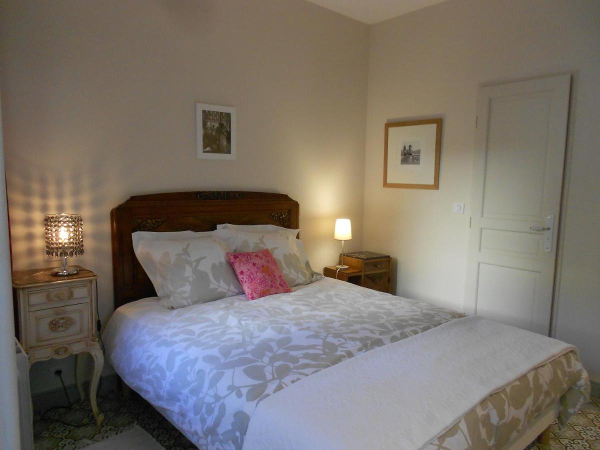 Bed and Breakfast Sous Le Neflier à Nîmes Extérieur photo