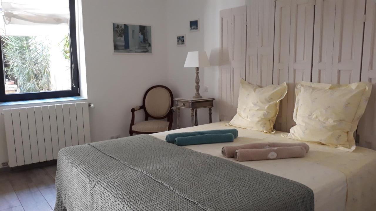 Bed and Breakfast Sous Le Neflier à Nîmes Extérieur photo